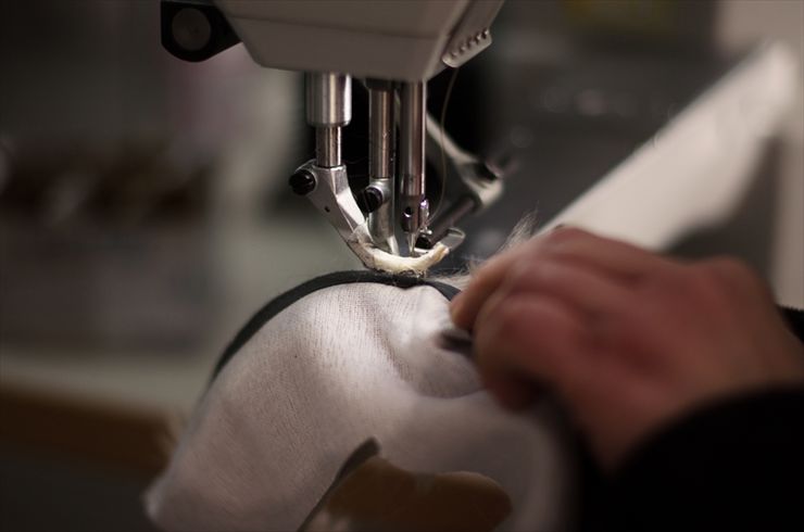 お直ししている人