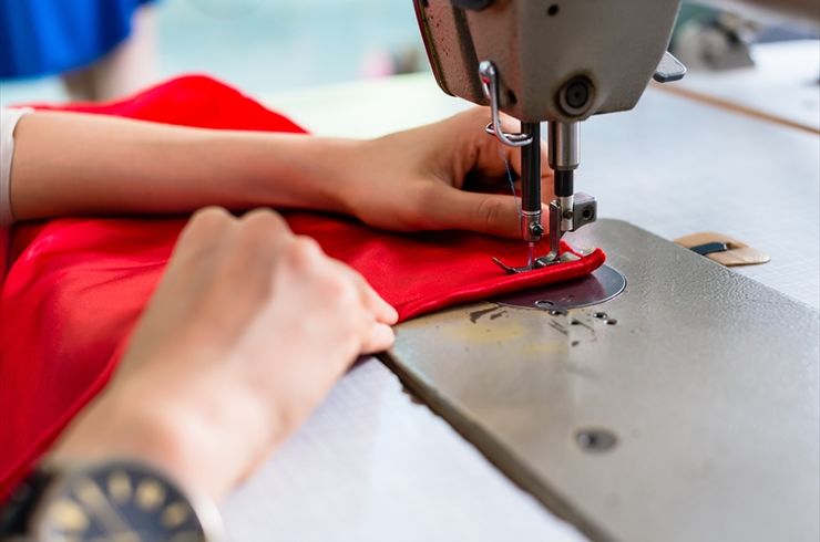 お直ししている人